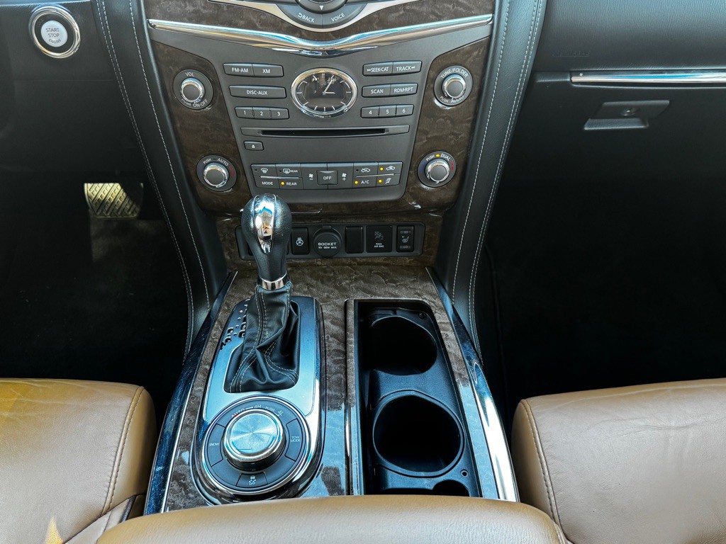 2016 INFINITI QX80 Image 17