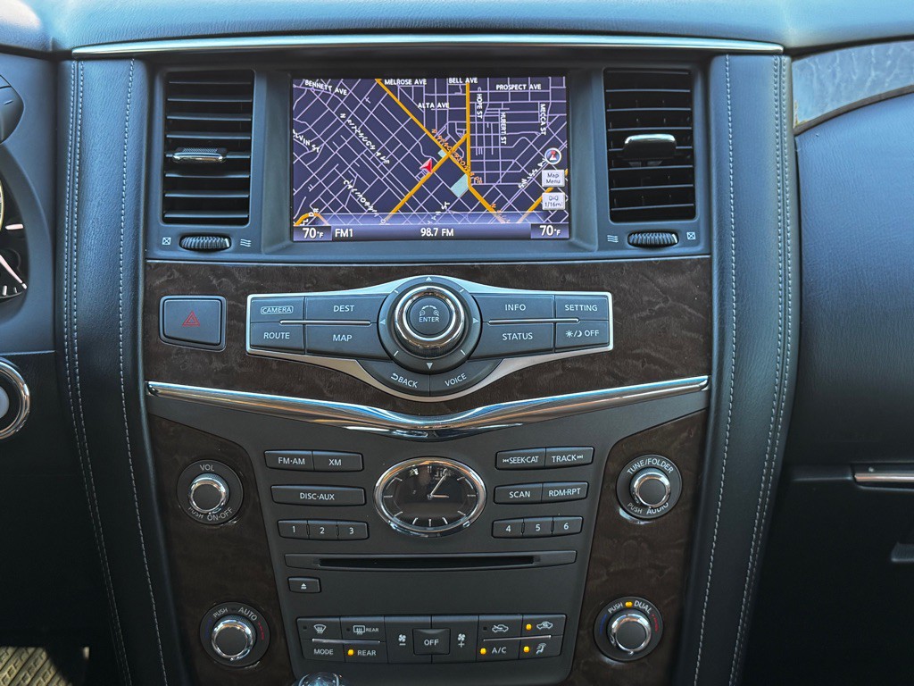 2016 INFINITI QX80 Image 18