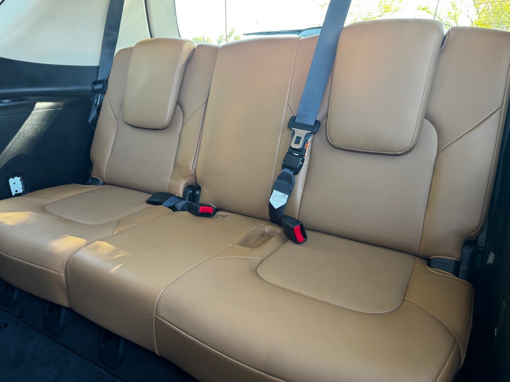 2016 INFINITI QX80 Image 25
