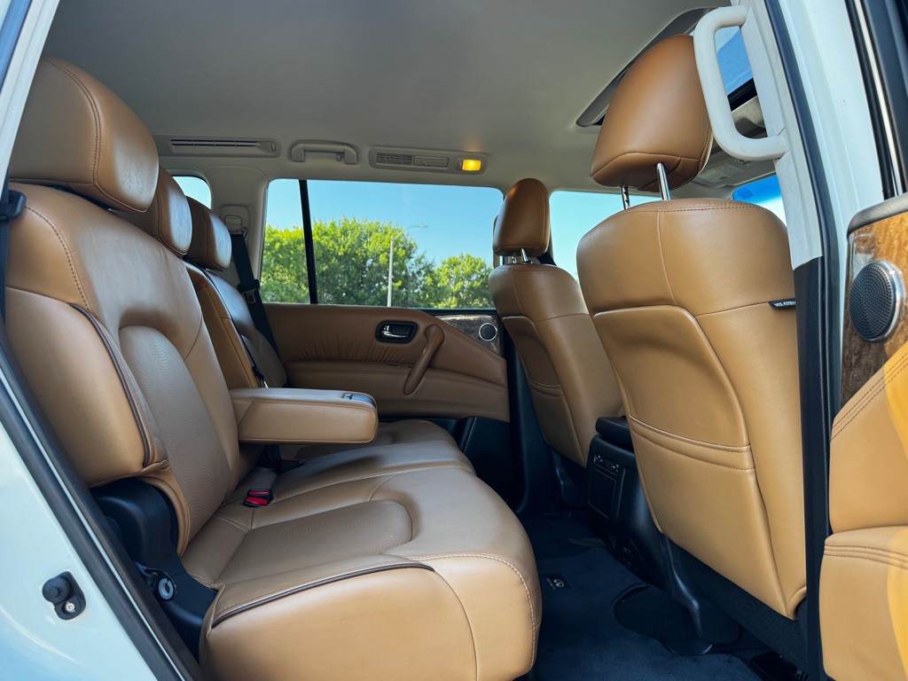 2016 INFINITI QX80 Image 27