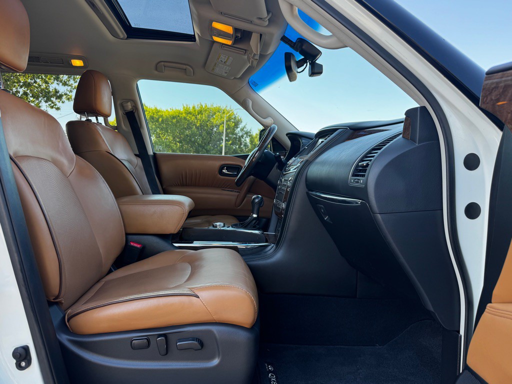 2016 INFINITI QX80 Image 29