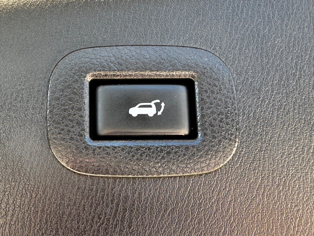 2016 INFINITI QX80 Image 34