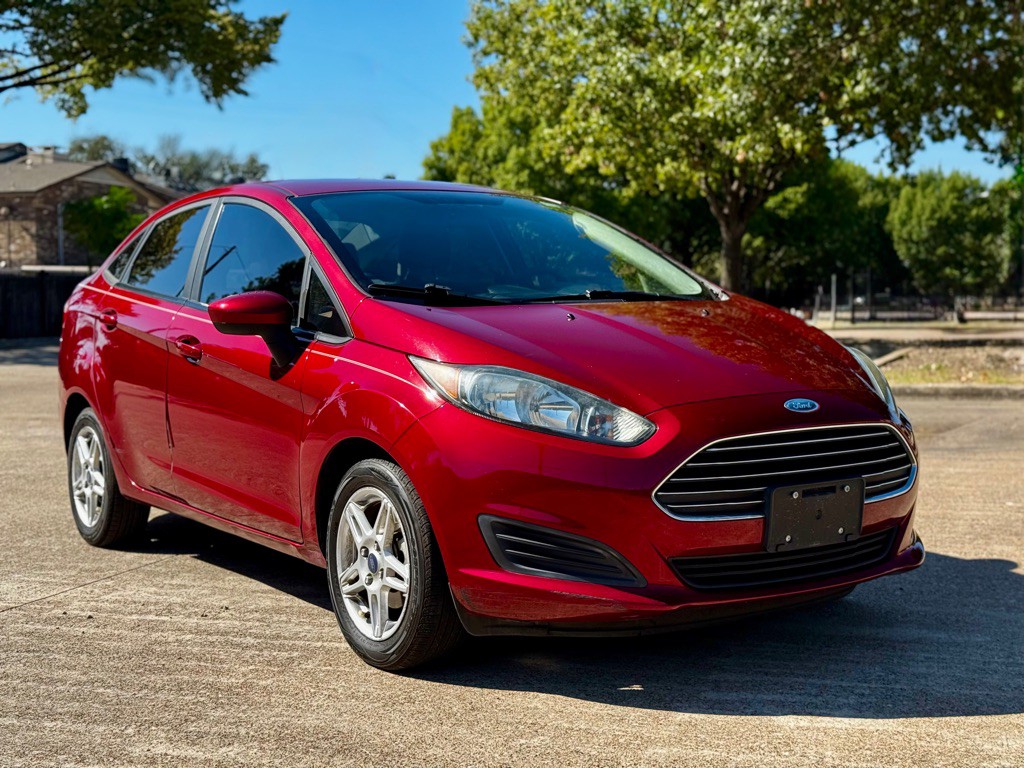 2017 Ford Fiesta Image 2