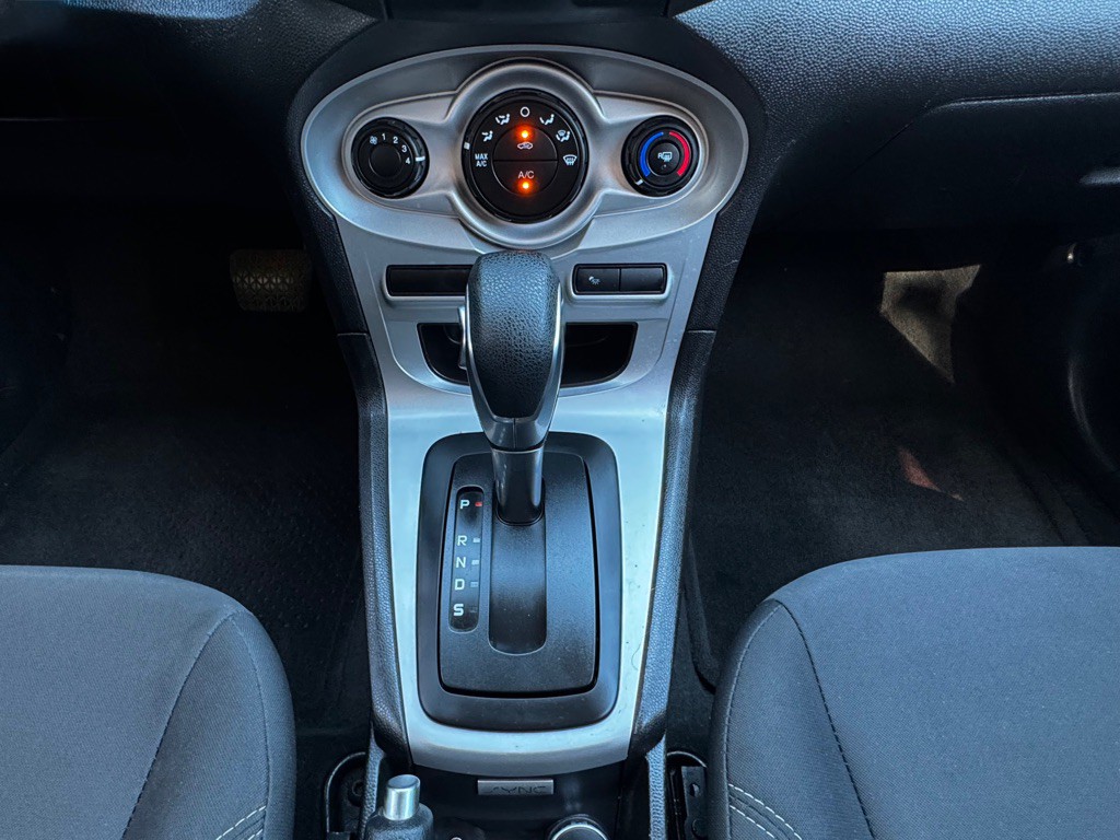 2017 Ford Fiesta Image 17