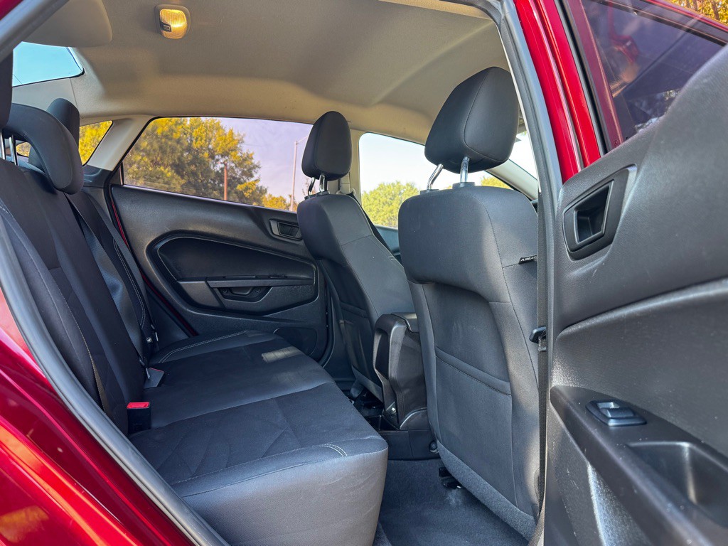 2017 Ford Fiesta Image 24
