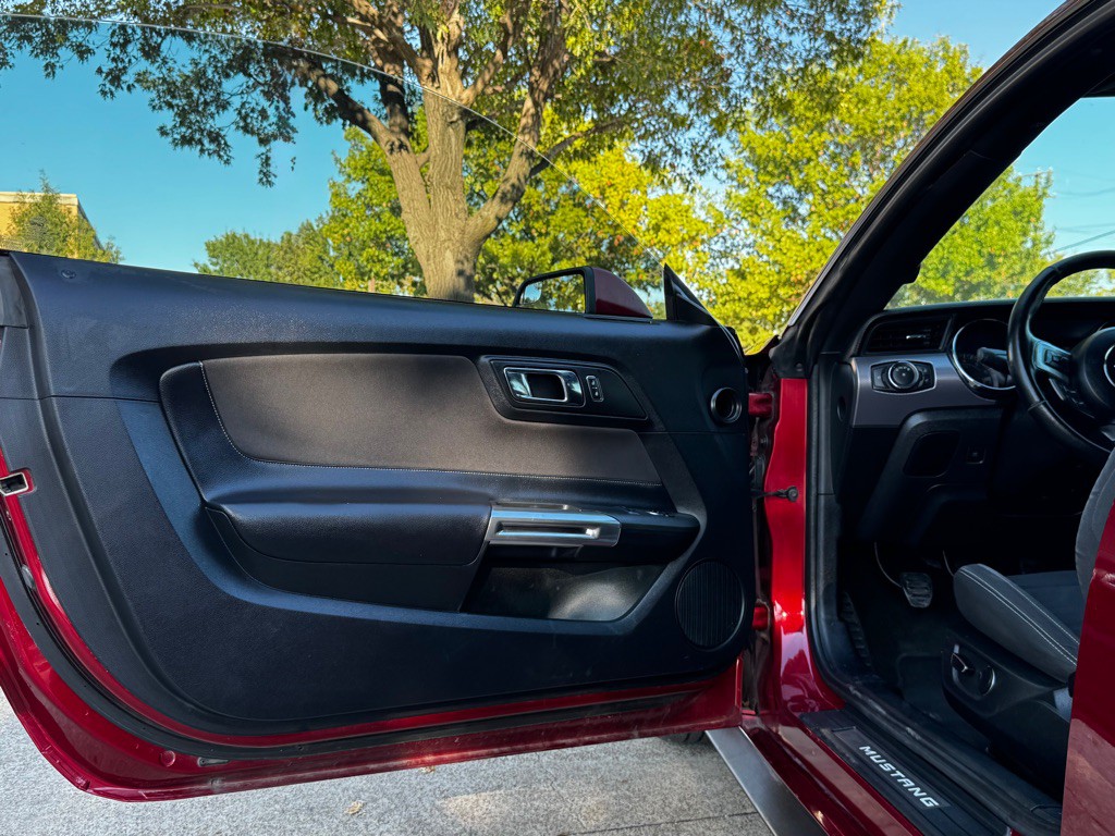 2016 Ford Mustang Image 6