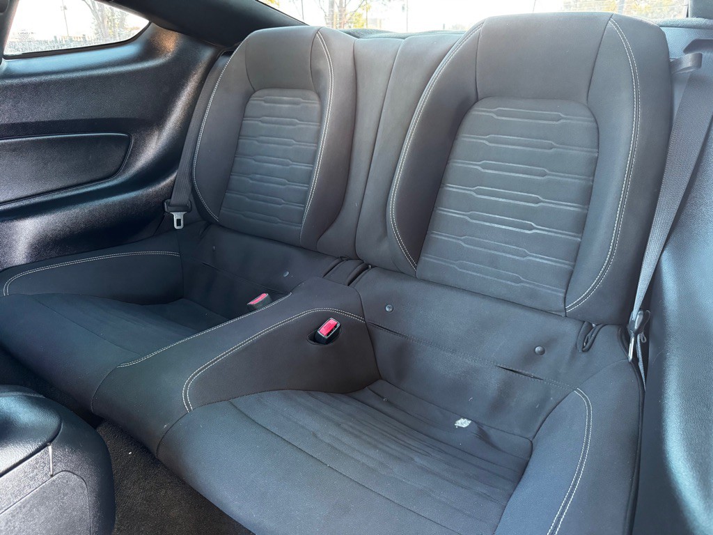2016 Ford Mustang Image 21