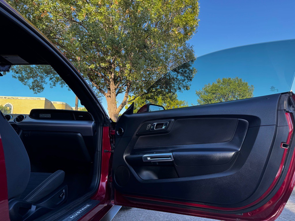 2016 Ford Mustang Image 22