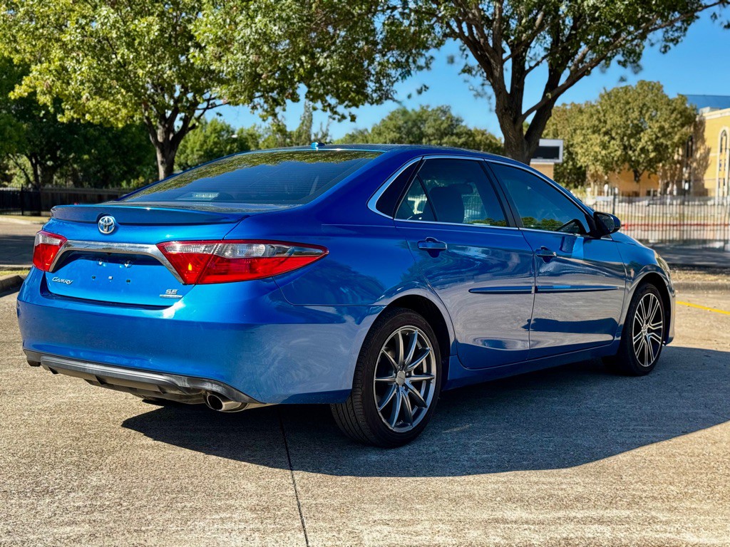 2016 Toyota Camry Image 3