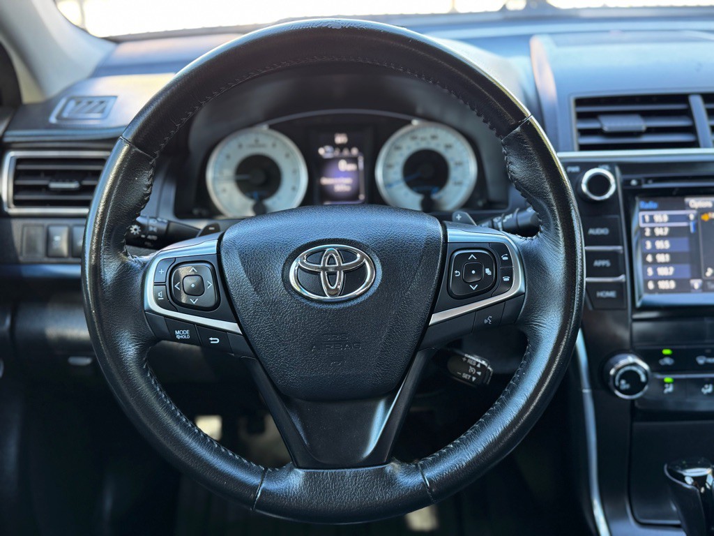 2016 Toyota Camry Image 9