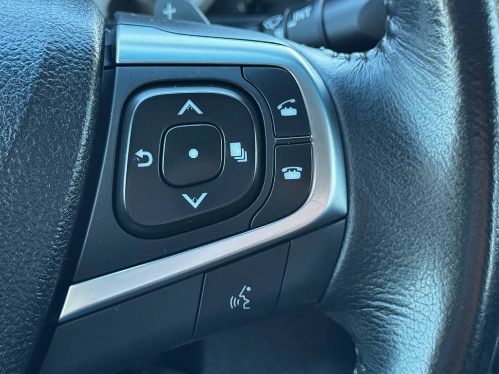 2016 Toyota Camry Image 11