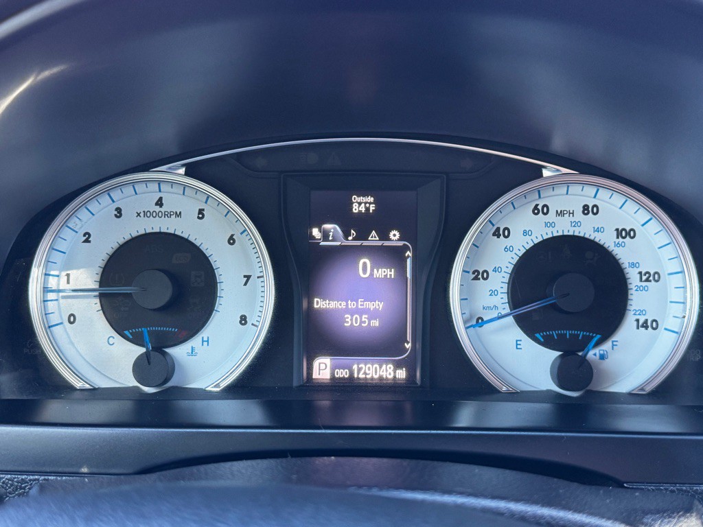 2016 Toyota Camry Image 14