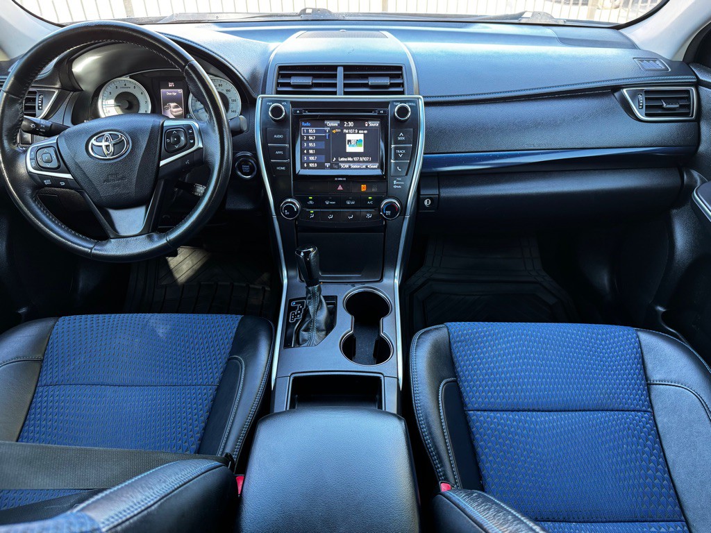 2016 Toyota Camry Image 15