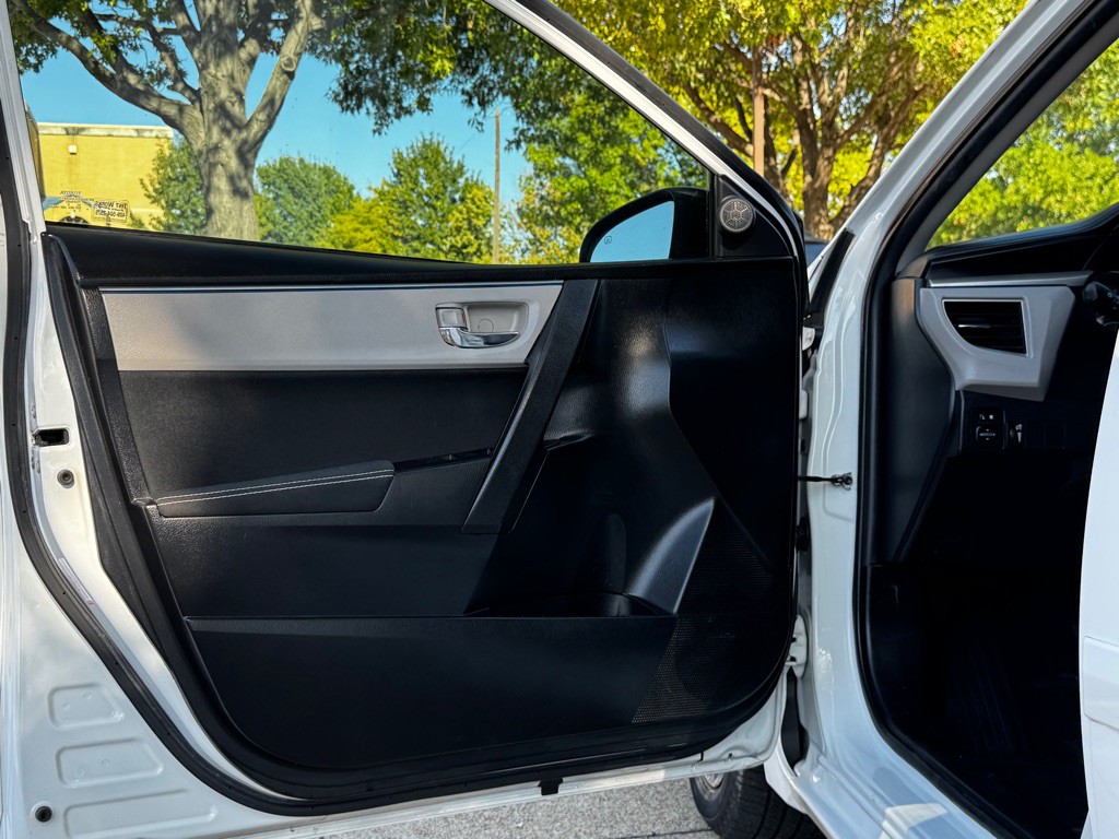 2016 Toyota Corolla Image 5