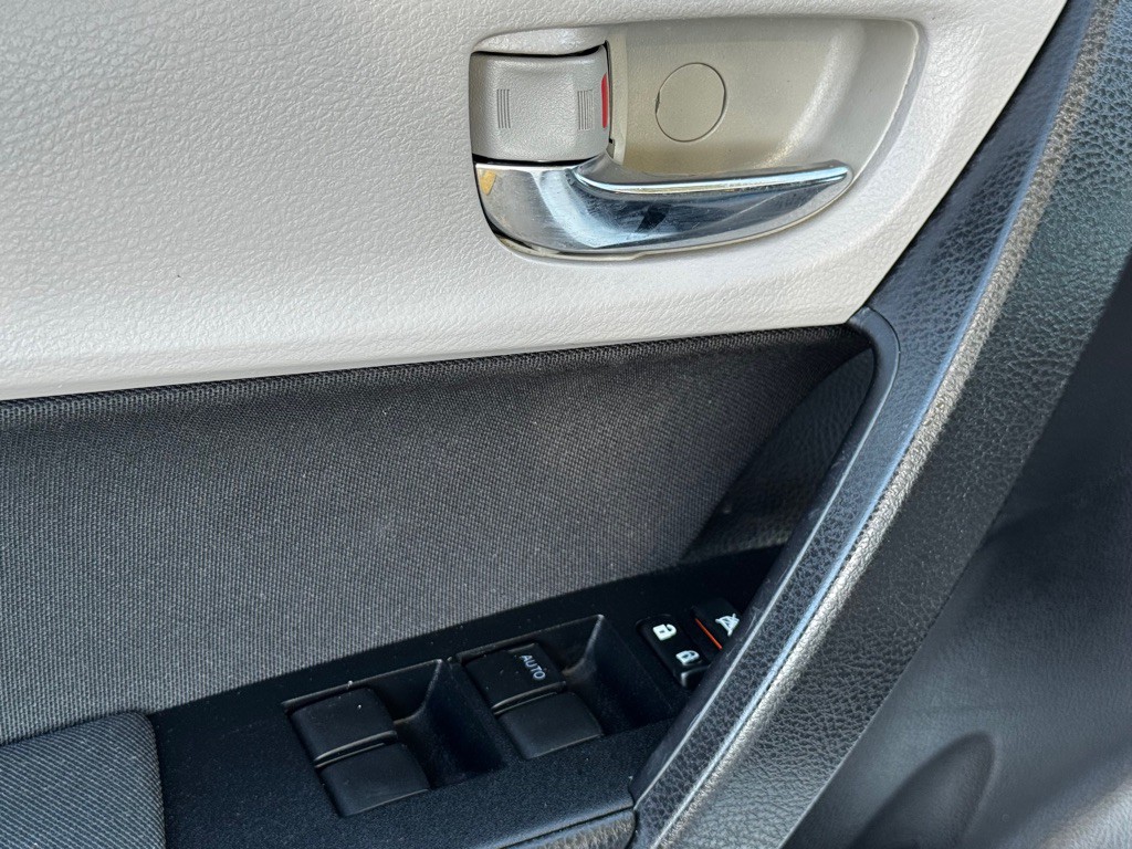 2016 Toyota Corolla Image 6