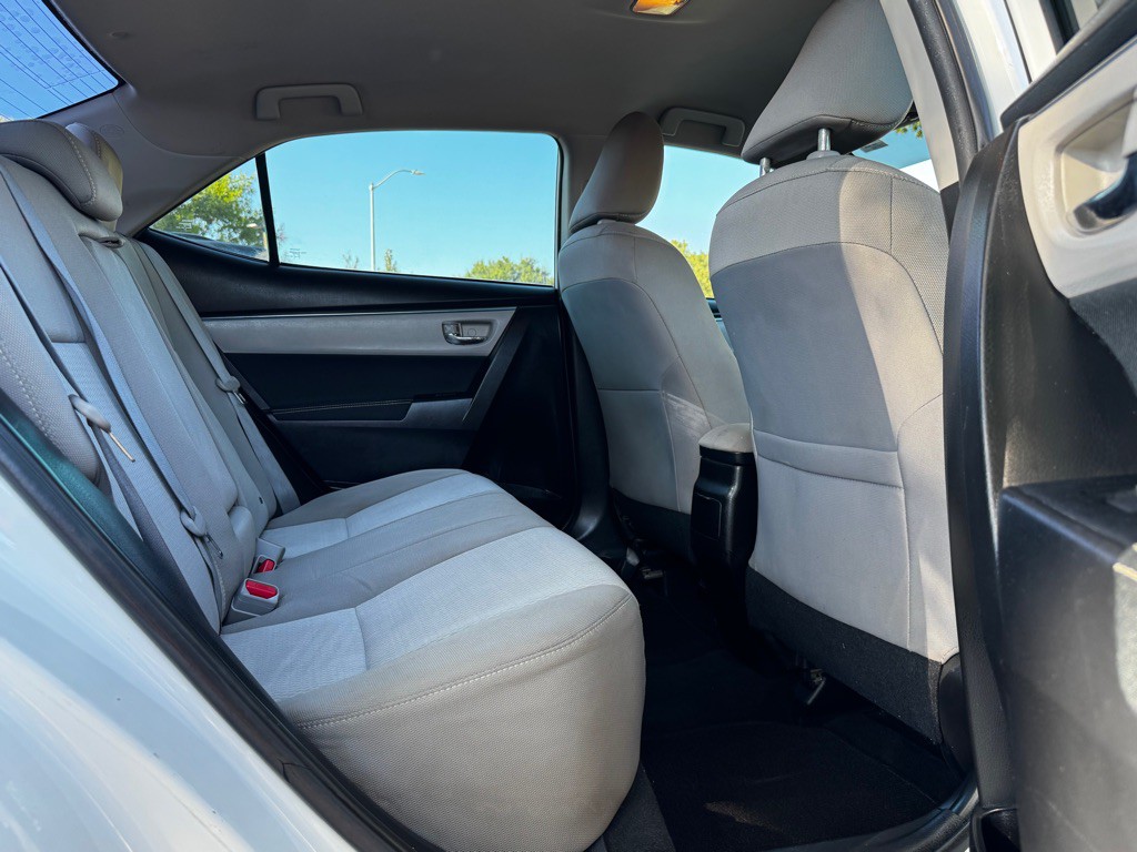 2016 Toyota Corolla Image 23