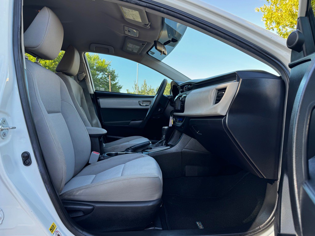 2016 Toyota Corolla Image 25