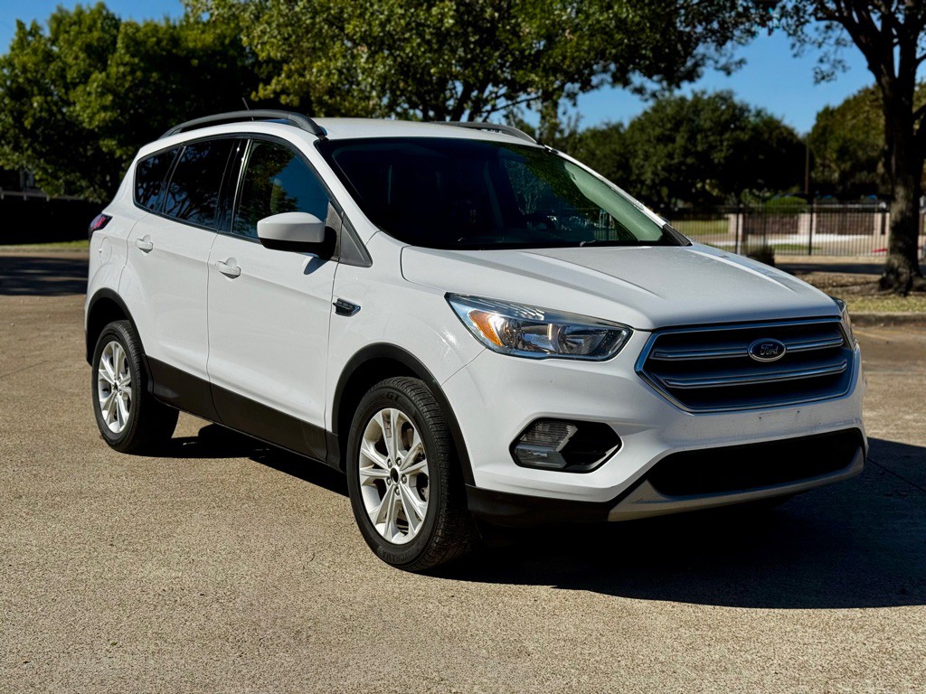 2018 Ford Escape Image 2