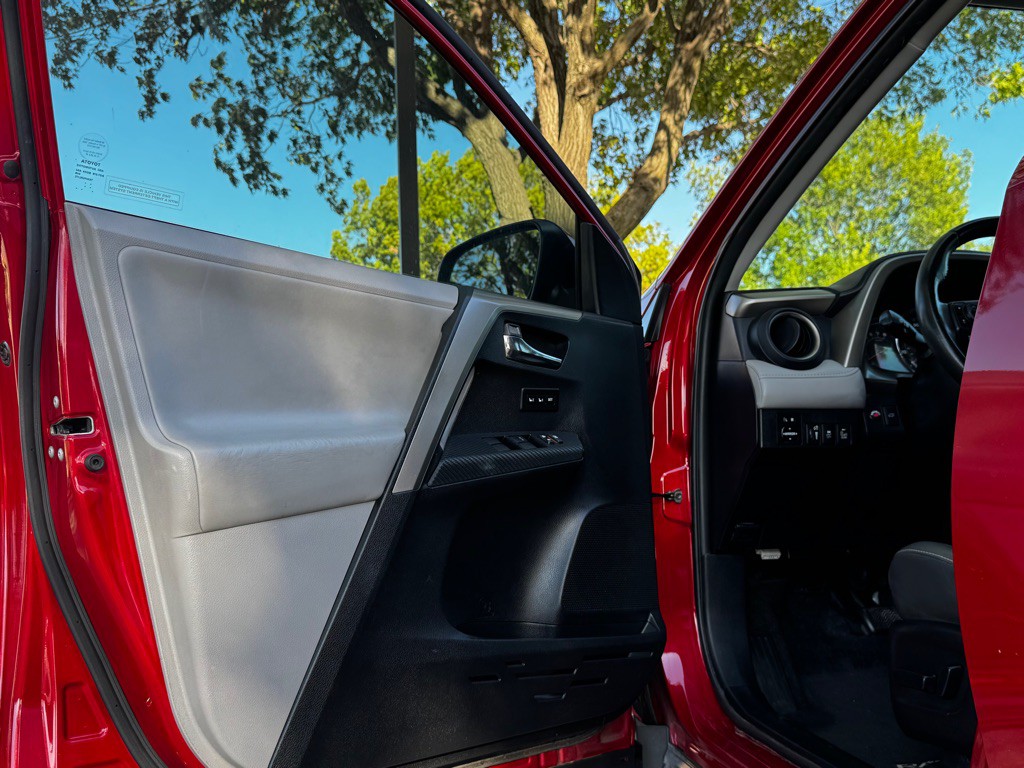 2013 Toyota Rav4 Image 6