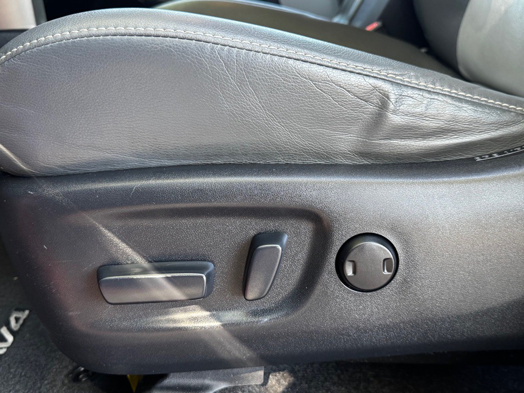 2013 Toyota Rav4 Image 9