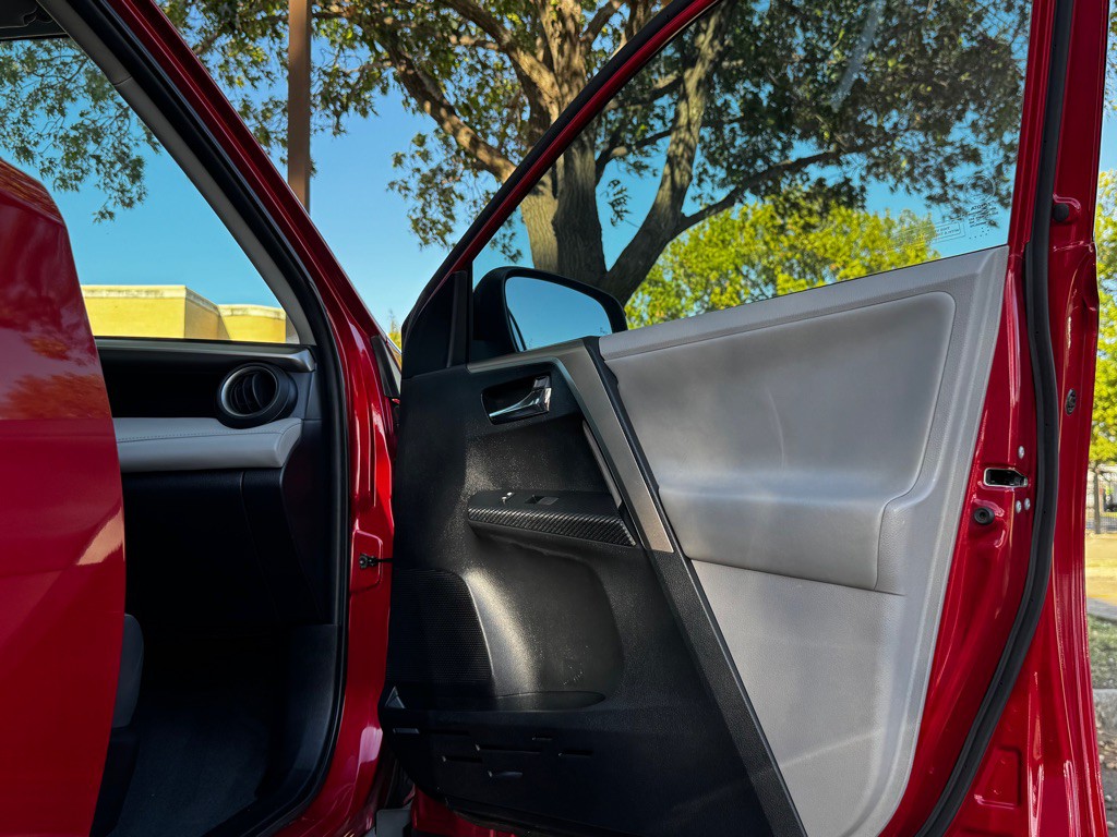 2013 Toyota Rav4 Image 28