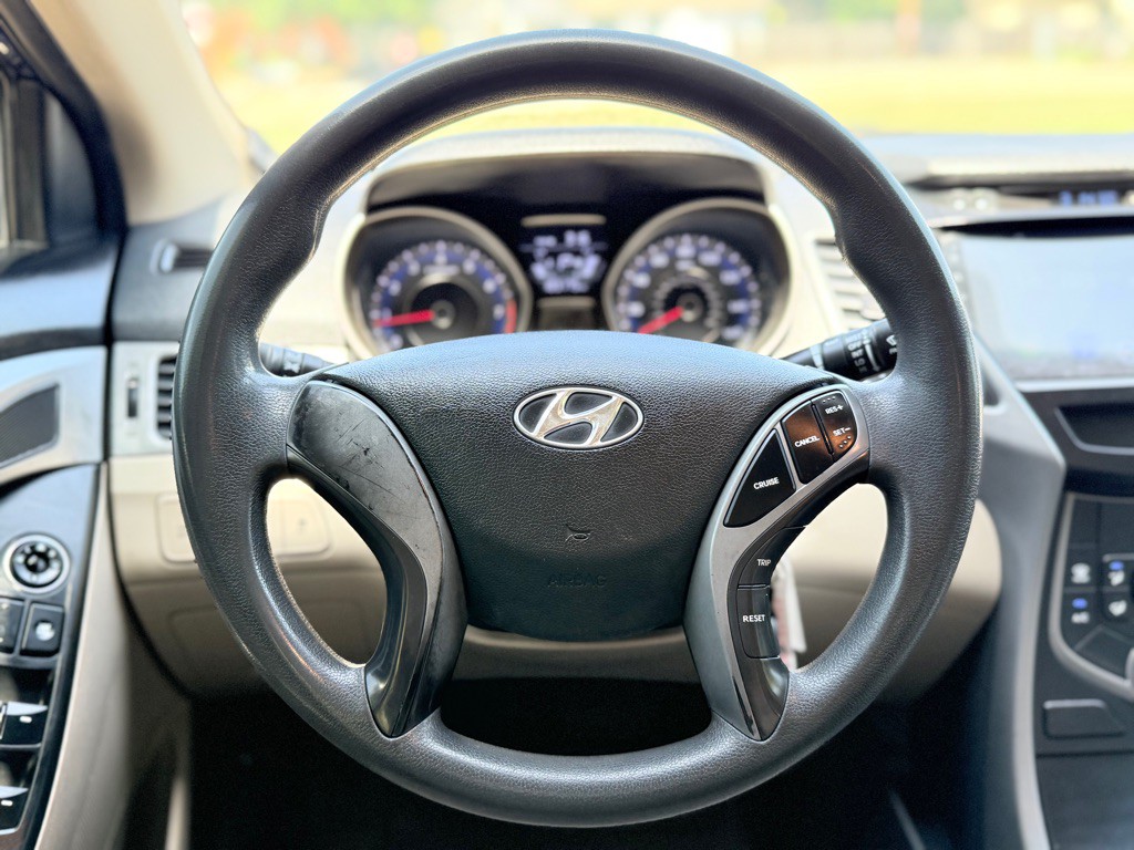 2016 Hyundai Elantra Image 9