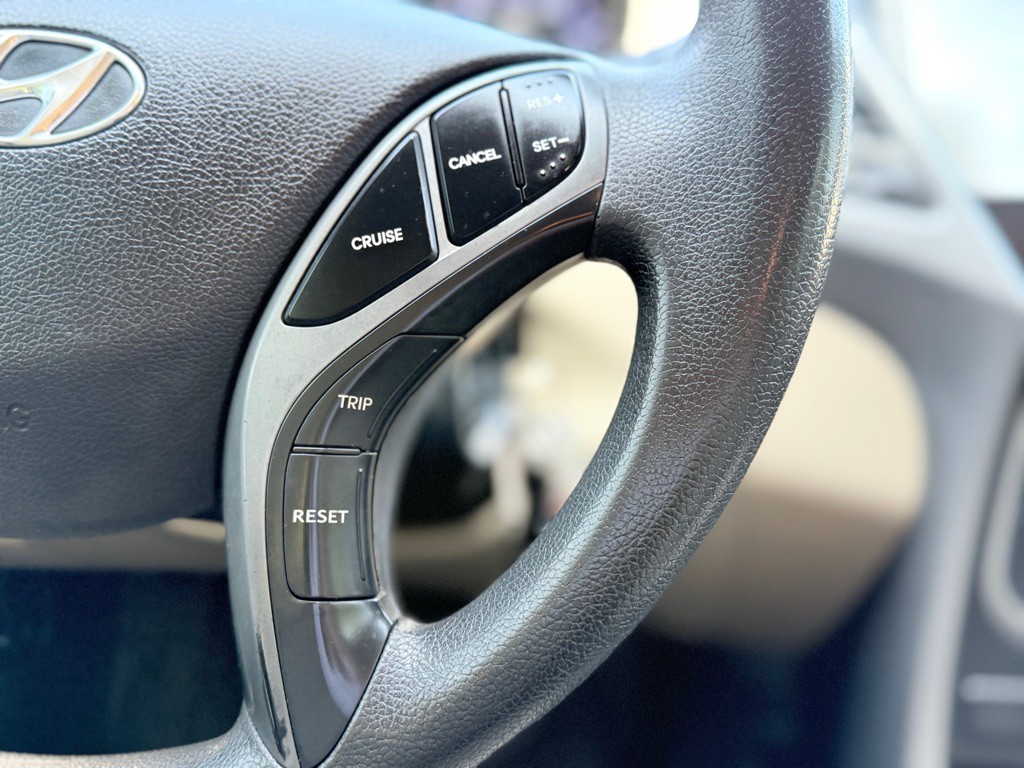 2016 Hyundai Elantra Image 10