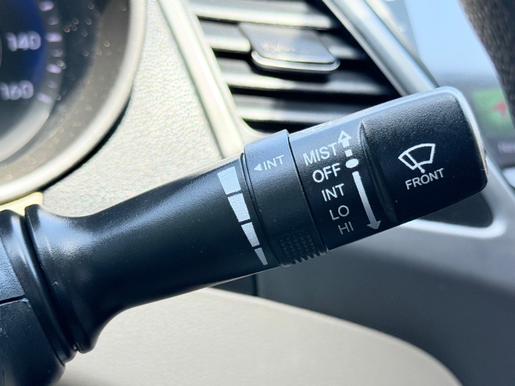 2016 Hyundai Elantra Image 12