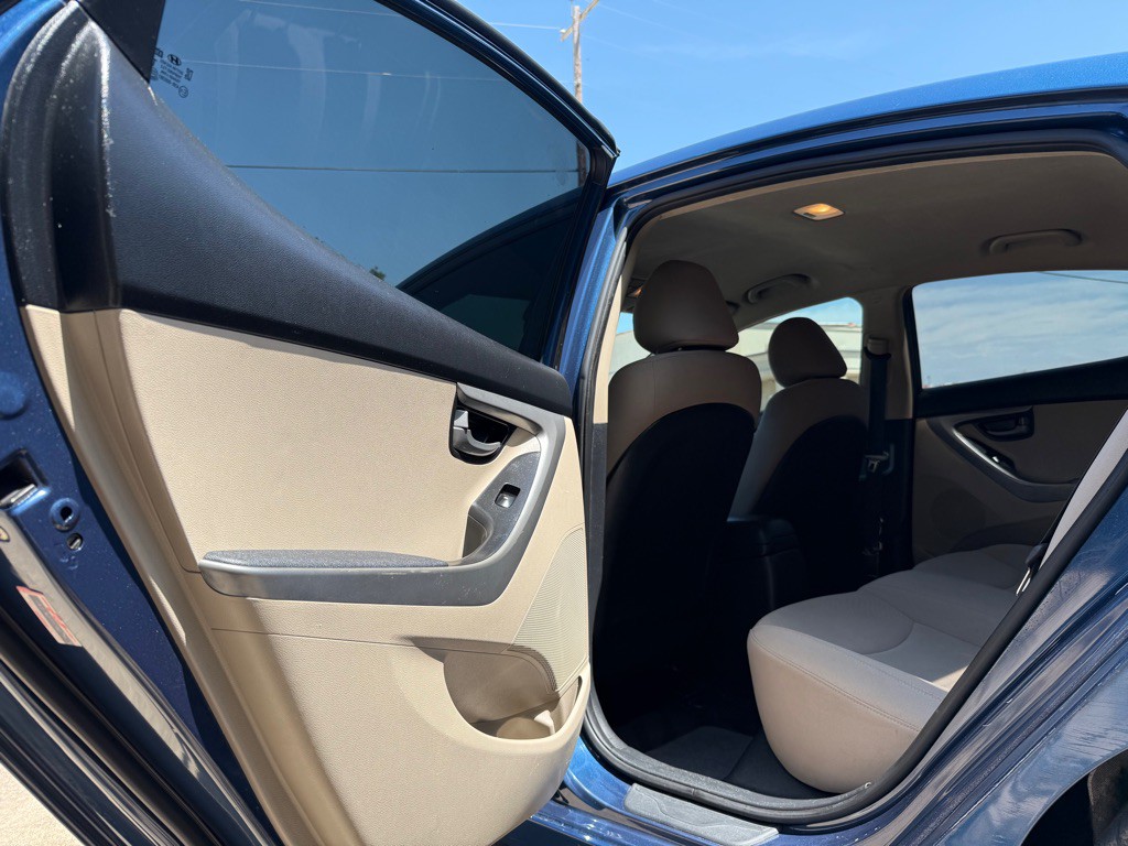 2016 Hyundai Elantra Image 19