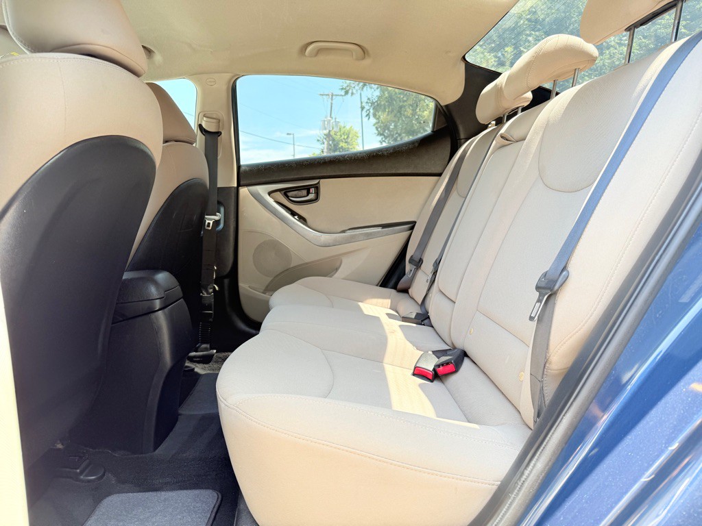 2016 Hyundai Elantra Image 21