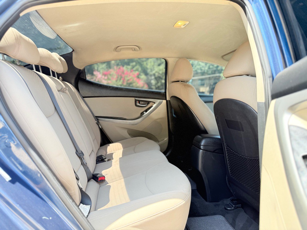 2016 Hyundai Elantra Image 24