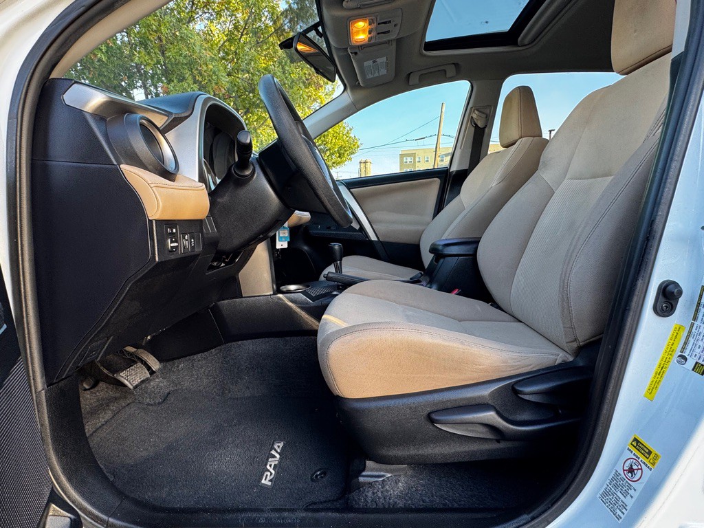 2015 Toyota Rav4 Image 8