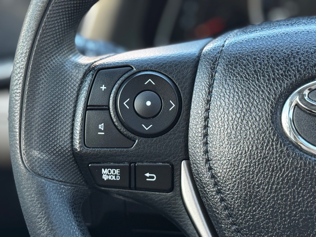 2015 Toyota Rav4 Image 11