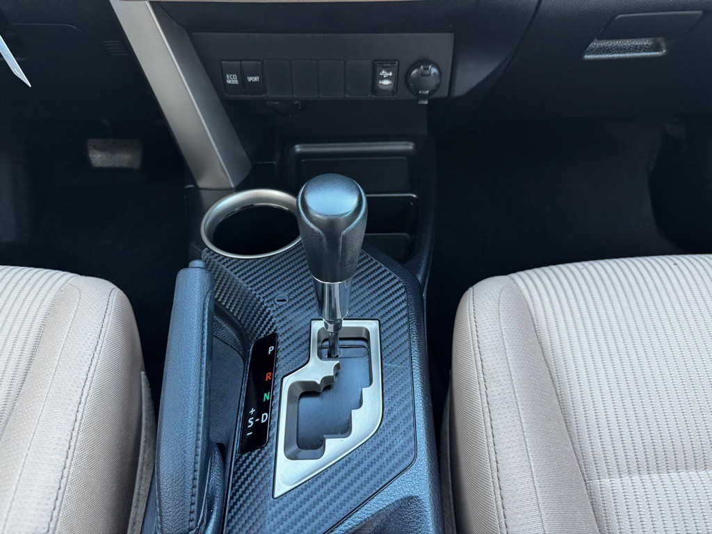 2015 Toyota Rav4 Image 17