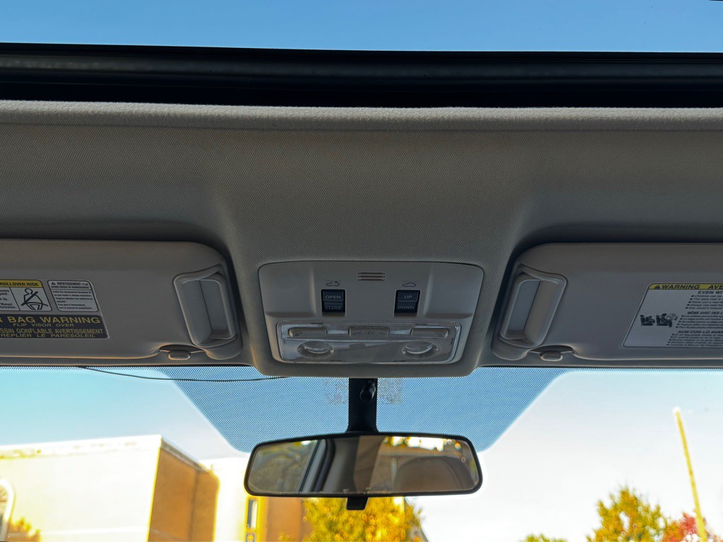 2015 Toyota Rav4 Image 21