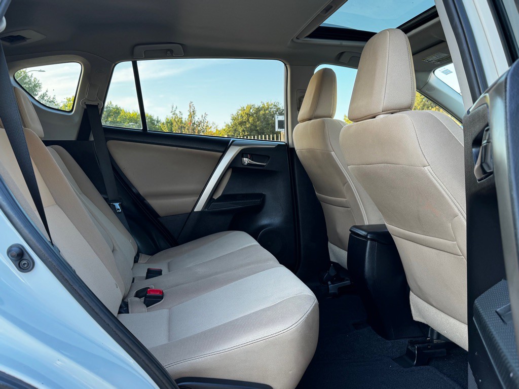 2015 Toyota Rav4 Image 25