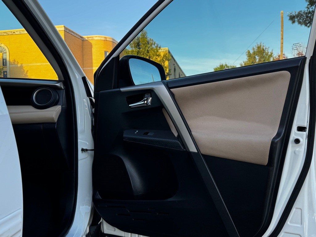 2015 Toyota Rav4 Image 26