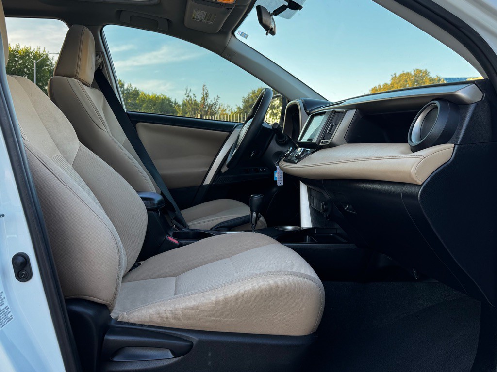 2015 Toyota Rav4 Image 27