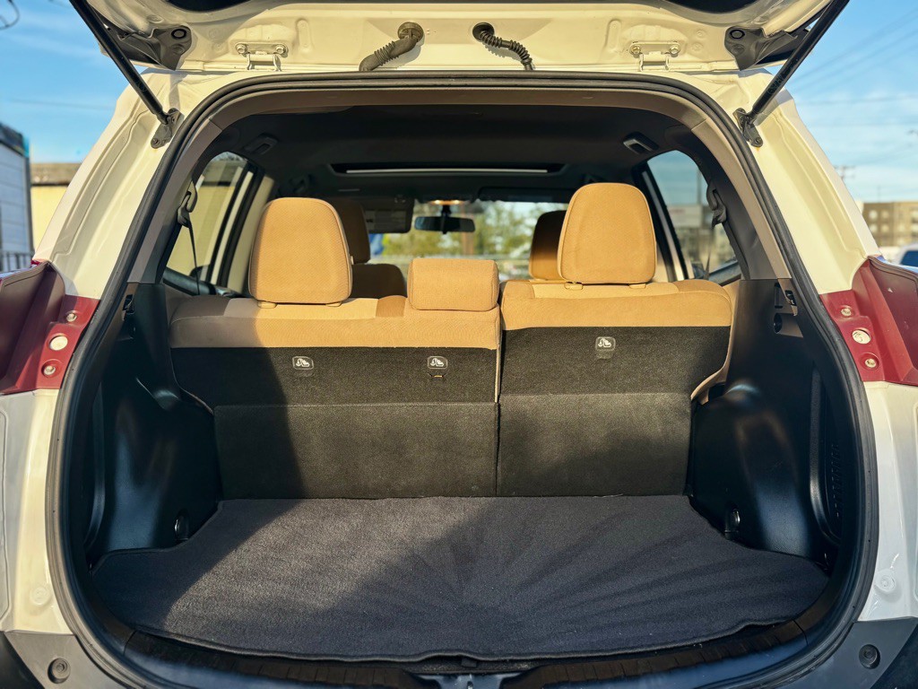 2015 Toyota Rav4 Image 28