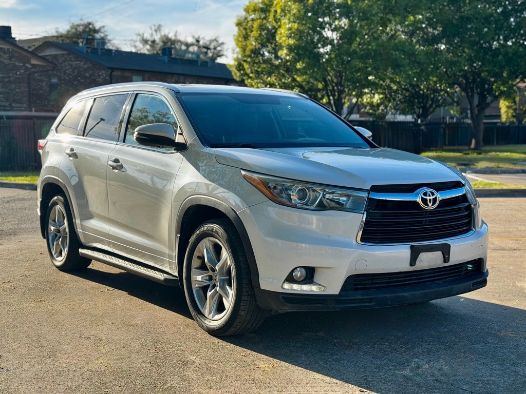 2015 Toyota Highlander Image 2