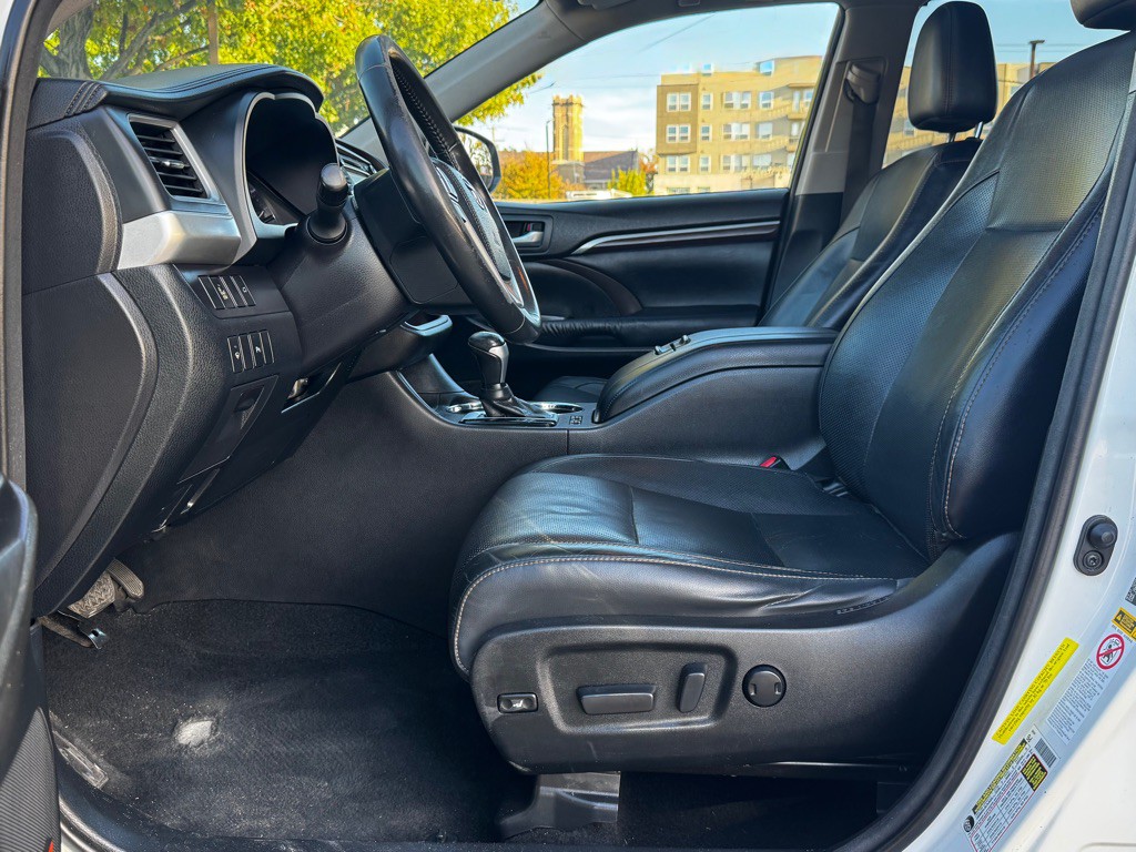 2015 Toyota Highlander Image 7