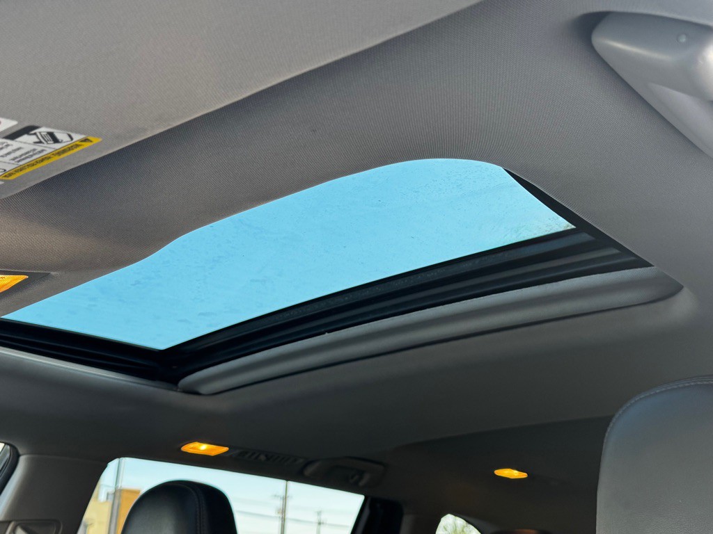 2015 Toyota Highlander Image 9