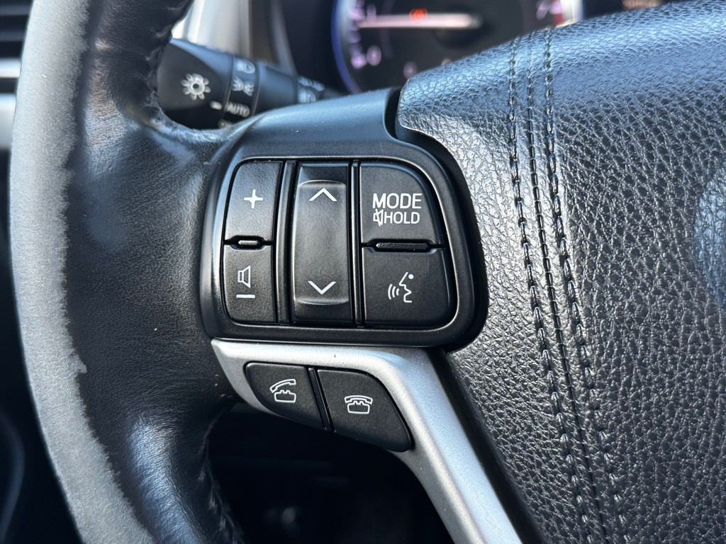 2015 Toyota Highlander Image 11