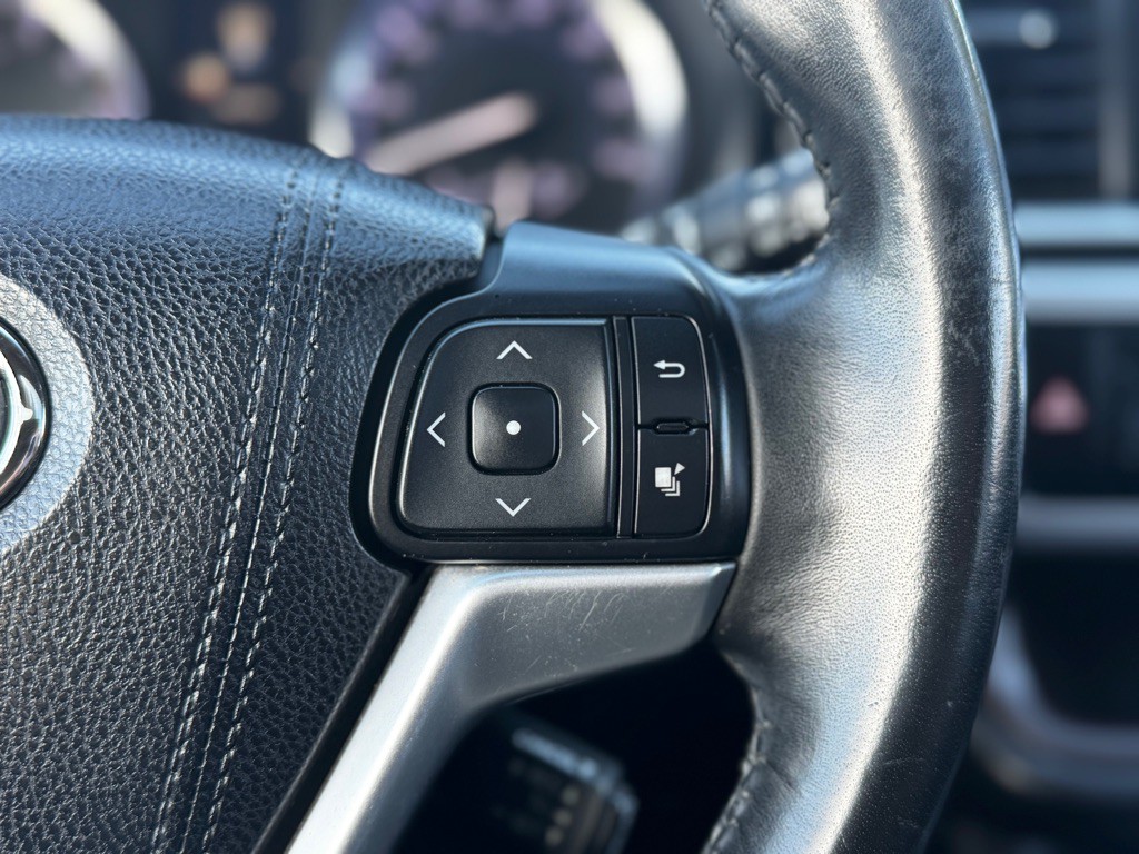 2015 Toyota Highlander Image 12