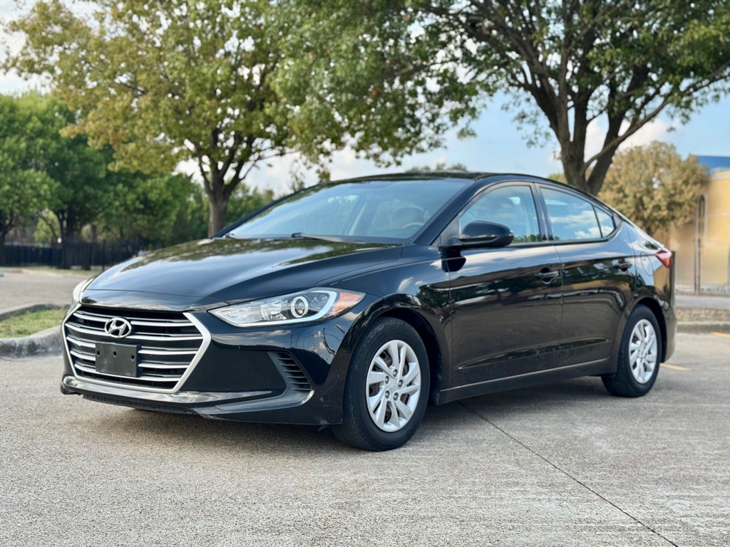 2017 Hyundai Elantra Image 1
