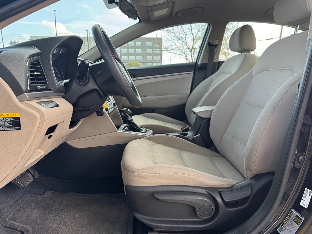 2017 Hyundai Elantra Image 7