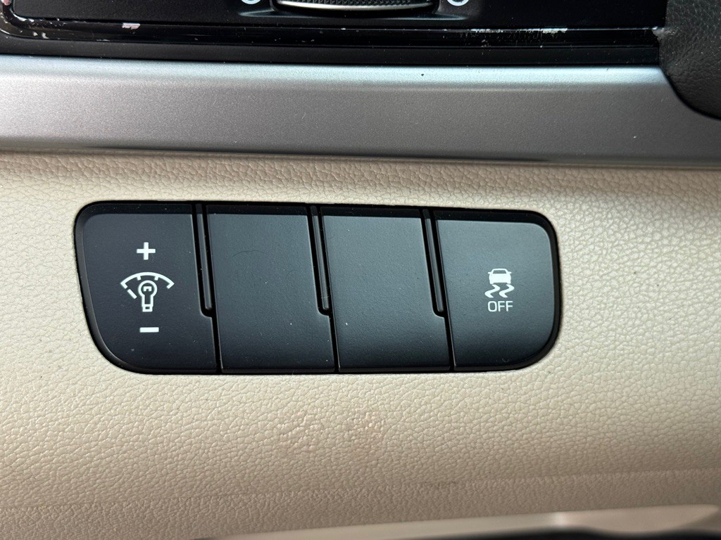 2017 Hyundai Elantra Image 8