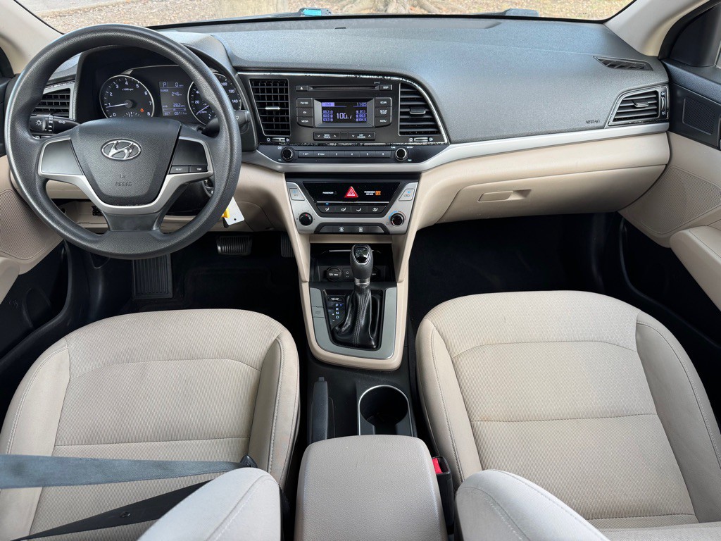 2017 Hyundai Elantra Image 13