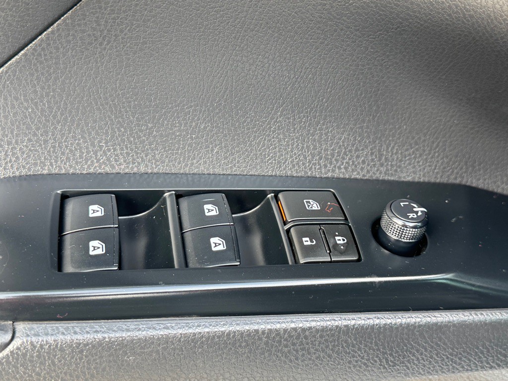 2020 Toyota Camry Image 6