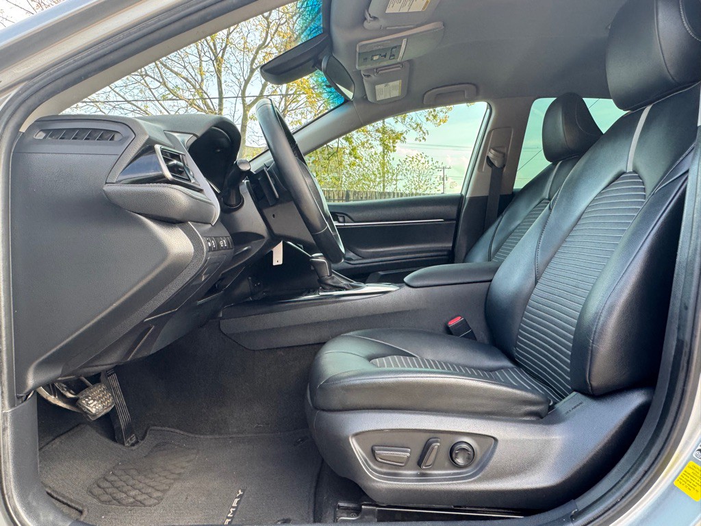 2020 Toyota Camry Image 7